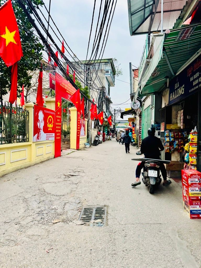 Bán nhà Lĩnh Nam - diện tích 29,5m2 2 tầng - Căn Góc Thoáng Sáng - giá 3,2 tỷ