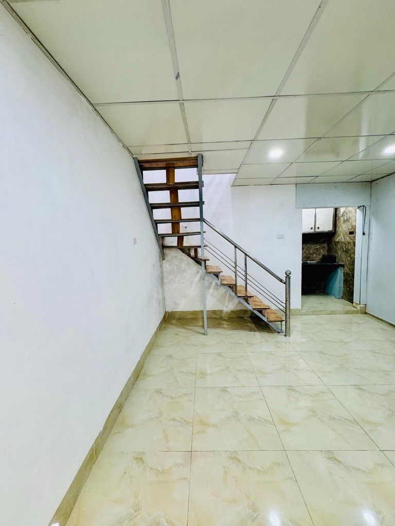 Bán nhà Lĩnh Nam - diện tích 29,5m2 2 tầng - Căn Góc Thoáng Sáng - giá 3,2 tỷ