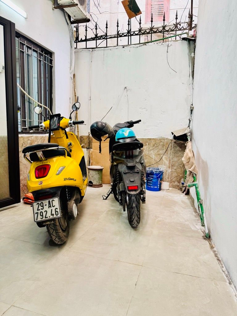 Bán nhà Lĩnh Nam - diện tích 29,5m2 2 tầng - Căn Góc Thoáng Sáng - giá 3,2 tỷ