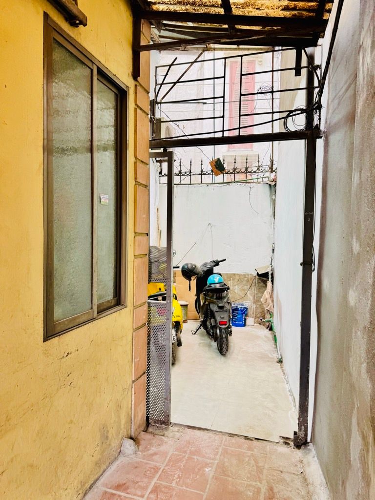 Bán nhà Lĩnh Nam - diện tích 29,5m2 2 tầng - Căn Góc Thoáng Sáng - giá 3,2 tỷ