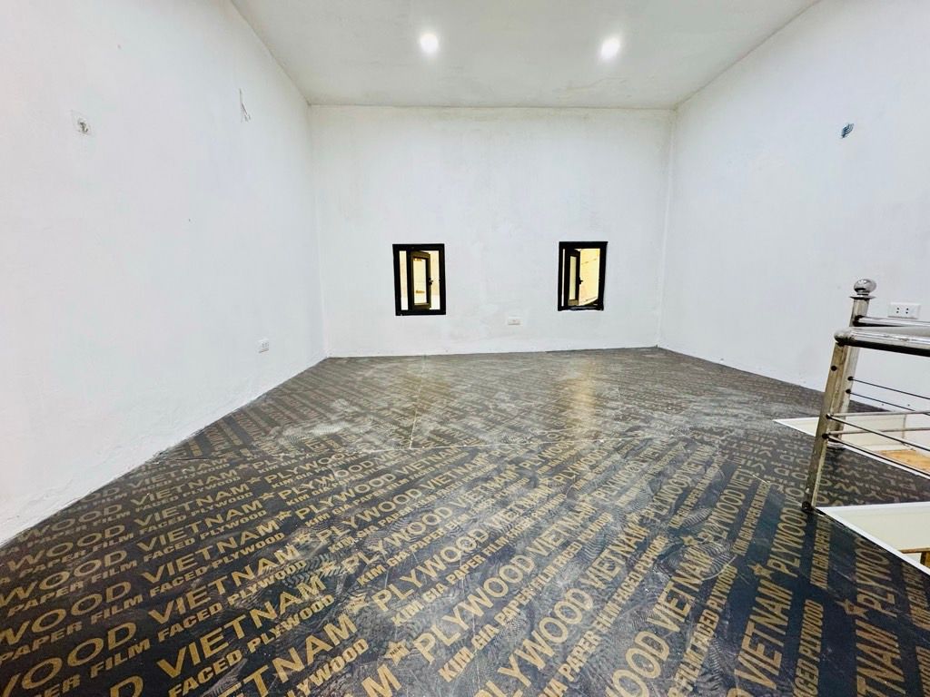 Bán nhà Lĩnh Nam - diện tích 29,5m2 2 tầng - Căn Góc Thoáng Sáng - giá 3,2 tỷ