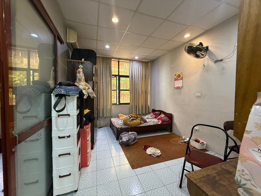 Bán nhà Nguyễn Đức Cảnh - diện tích 48.1m2 2 tầng - Nhà mặt phố, ô tô đỗ cửa - giá 4,5 tỷ