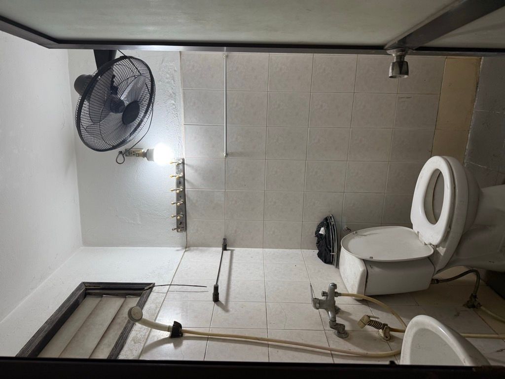 Bán nhà Nguyễn Đức Cảnh - diện tích 48.1m2 2 tầng - Nhà mặt phố, ô tô đỗ cửa - giá 4,5 tỷ