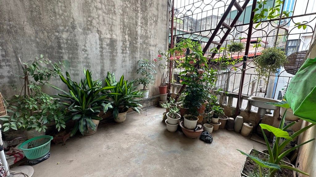 Bán nhà Minh Khai - diện tích 39.4m2 3 tầng - Ô TÔ TRÁNH - giá 8,8 tỷ