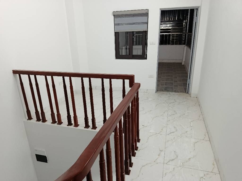 Bán nhà Nguyễn Khoái - diện tích 30,9m2 5 tầng - ô tô đỗ cổng - giá 7,25 tỷ