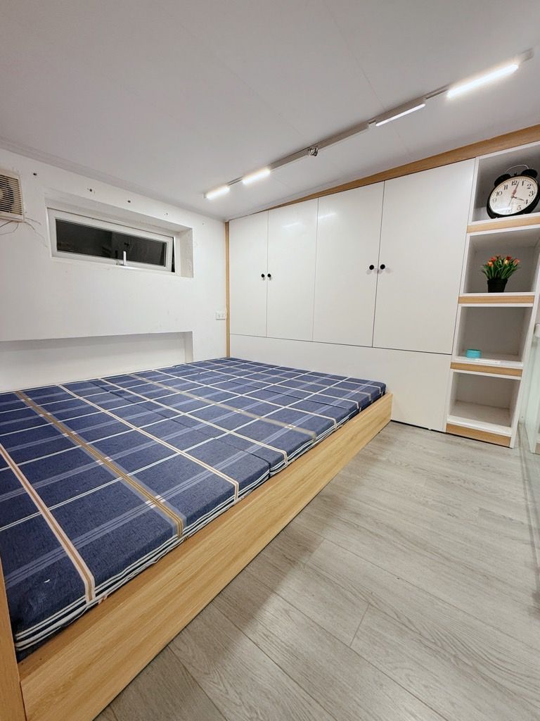 Bán nhà Phố CTT Dệt Kim Đông Xuân - diện tích 55m2 1 tầng - Tập thể 2 ngủ full đồ về ở ngay - giá 2,9 tỷ