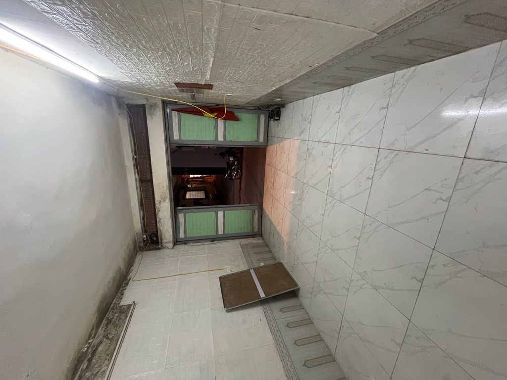 Bán nhà Hoàng Đạo Thành - diện tích 58m2 2 tầng - Mặt đường kinh doanh - giá 13,8 tỷ