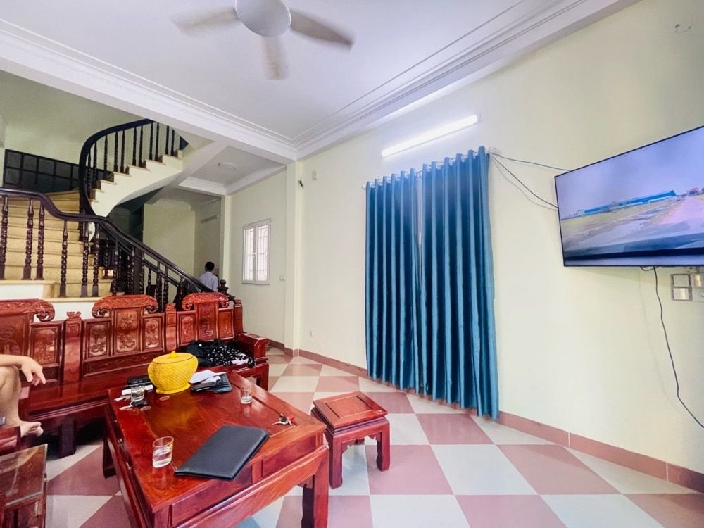 Bán nhà Định Công - diện tích 58.5m2 3 tầng - Lô góc, ô tô ngõ thông - giá 1,75 tỷ