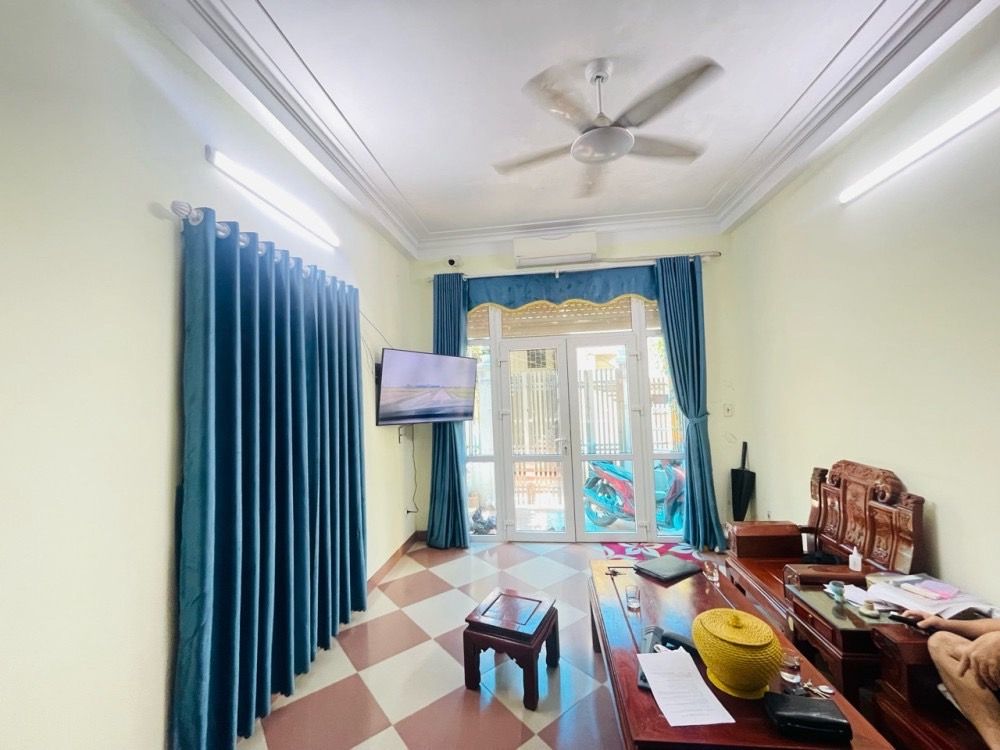 Bán nhà Định Công - diện tích 58.5m2 3 tầng - Lô góc, ô tô ngõ thông - giá 1,75 tỷ