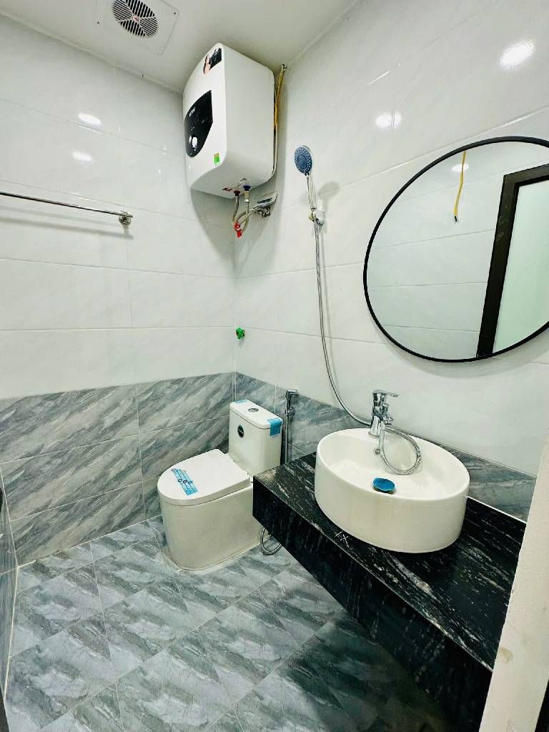 Bán nhà Ngõ Trại Cá - diện tích 51.7m2 5 tầng - Thang máy, 2 mặt thoáng - giá 11,8 tỷ