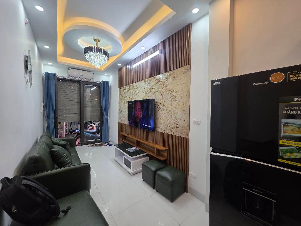 Bán nhà Tôn Thất Tùng - diện tích 63,8m2 5 tầng - SIÊU PHẨM HIẾM - giá 8,2 tỷ