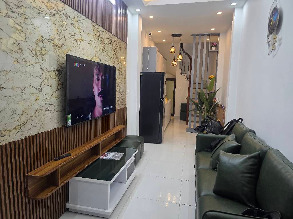 Bán nhà Tôn Thất Tùng - diện tích 63,8m2 5 tầng - SIÊU PHẨM HIẾM - giá 8,2 tỷ