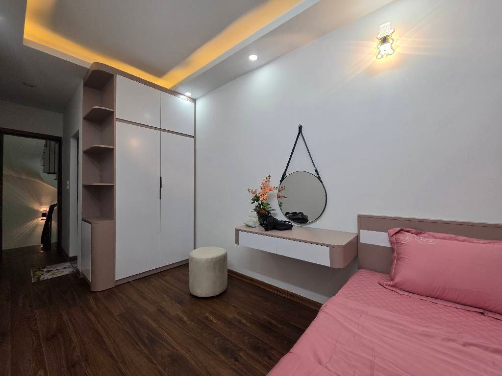 Bán nhà Tôn Thất Tùng - diện tích 63,8m2 5 tầng - SIÊU PHẨM HIẾM - giá 8,2 tỷ