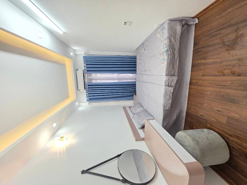 Bán nhà Tôn Thất Tùng - diện tích 63,8m2 5 tầng - SIÊU PHẨM HIẾM - giá 8,2 tỷ