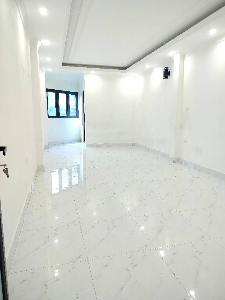 Bán nhà Nguyễn Xiển - diện tích 41.5m2 4 tầng - Ngõ to đẹp, gần phố - giá 4 tỷ