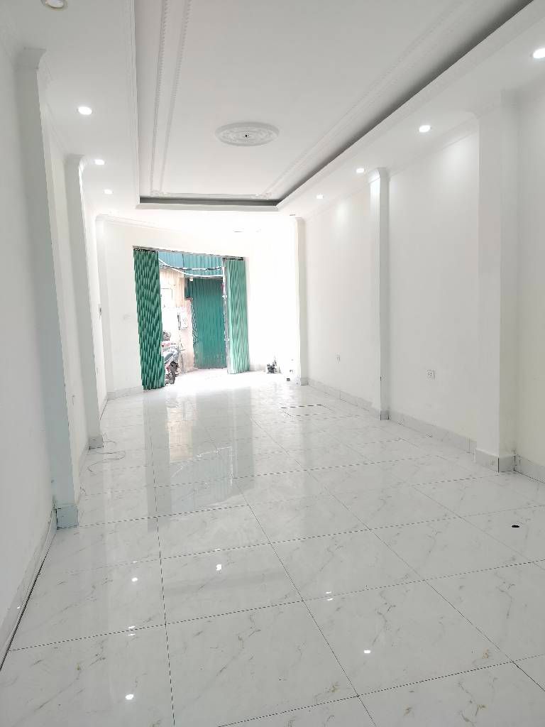 Bán nhà Nguyễn Xiển - diện tích 41.5m2 4 tầng - Ngõ to đẹp, gần phố - giá 4 tỷ