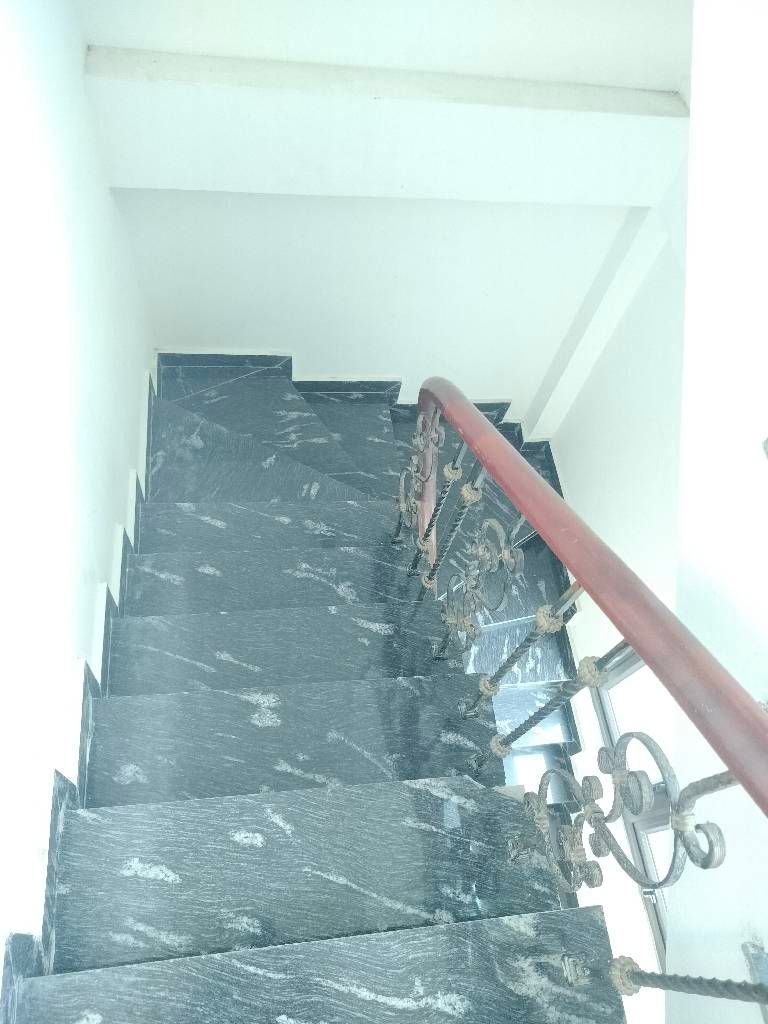 Bán nhà Nguyễn Xiển - diện tích 41.5m2 4 tầng - Ngõ to đẹp, gần phố - giá 4 tỷ