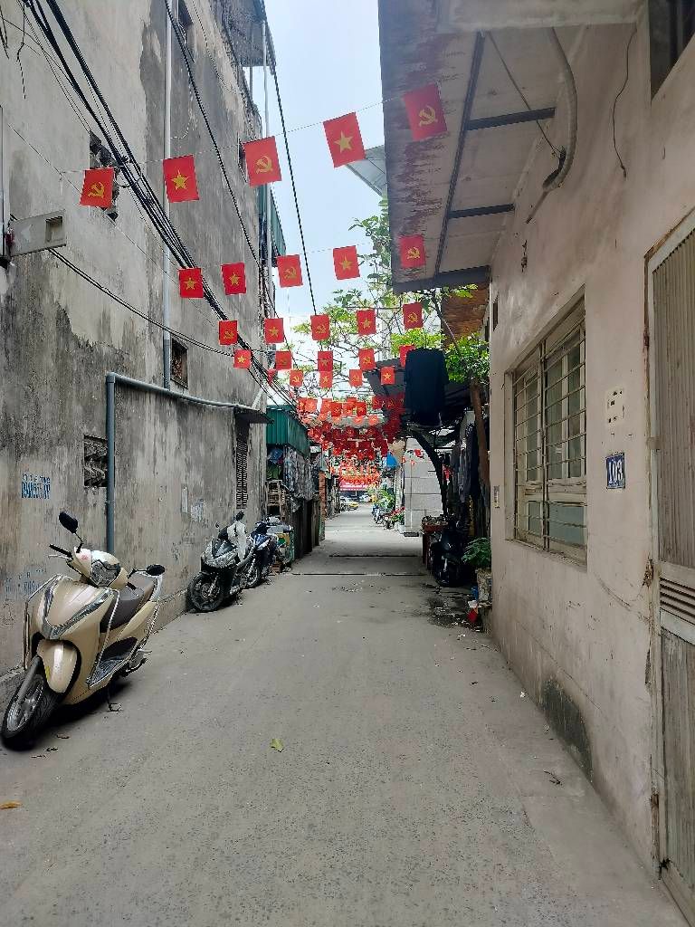 Bán nhà Nguyễn Xiển - diện tích 41.5m2 4 tầng - Ngõ to đẹp, gần phố - giá 4 tỷ