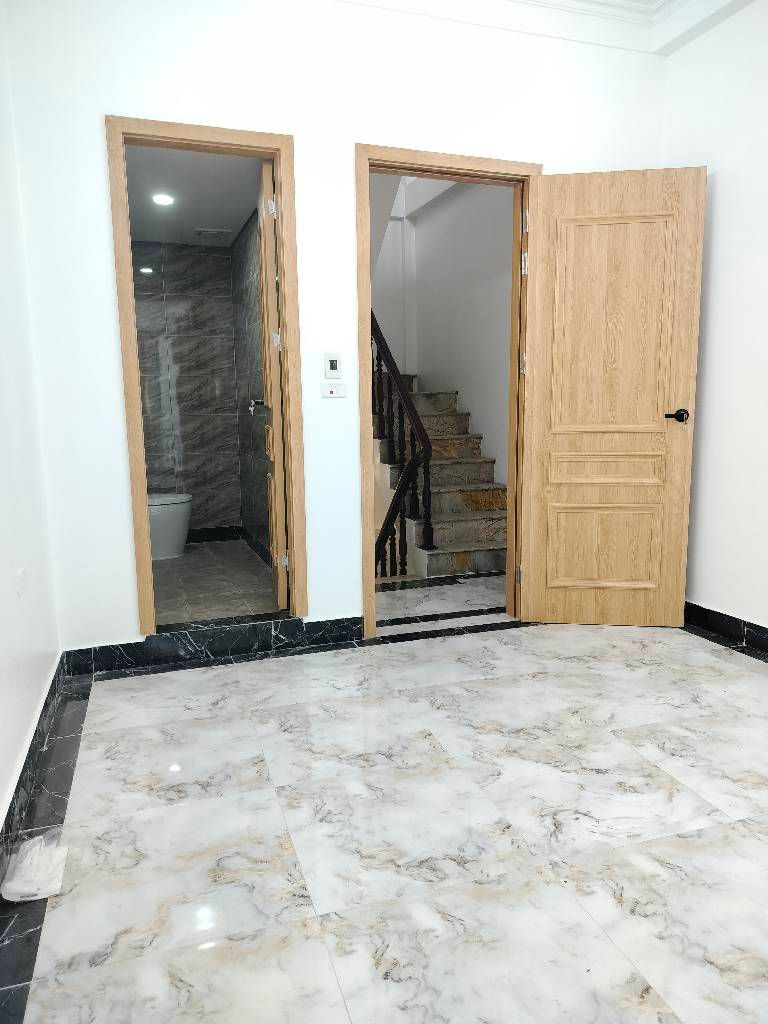 Bán nhà Quốc Tử Giám - diện tích 26m2 4 tầng - Đất vàng Văn Miếu - giá 8,25 tỷ