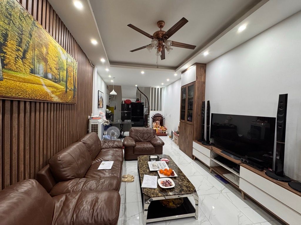 Bán nhà Thổ Quan - diện tích 50m2 5 tầng - Ô chờ thang máy - giá 17 tỷ