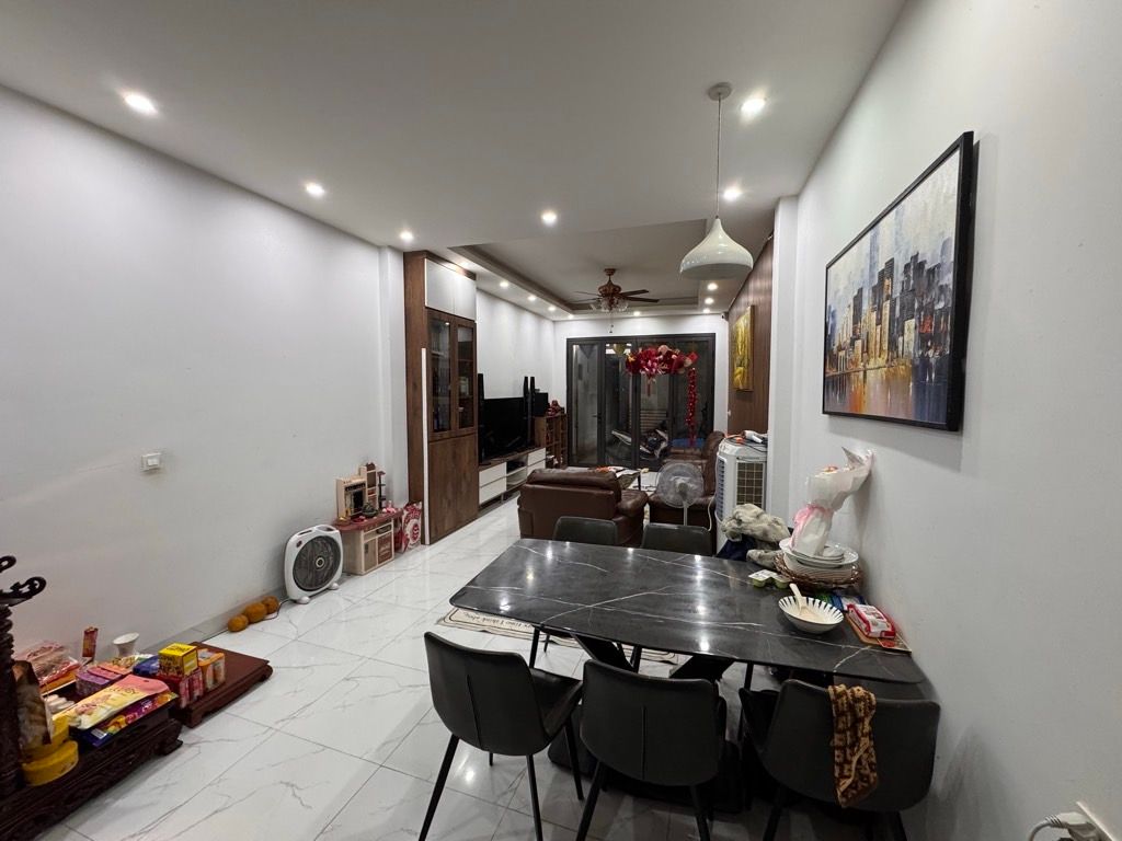 Bán nhà Thổ Quan - diện tích 50m2 5 tầng - Ô chờ thang máy - giá 17 tỷ