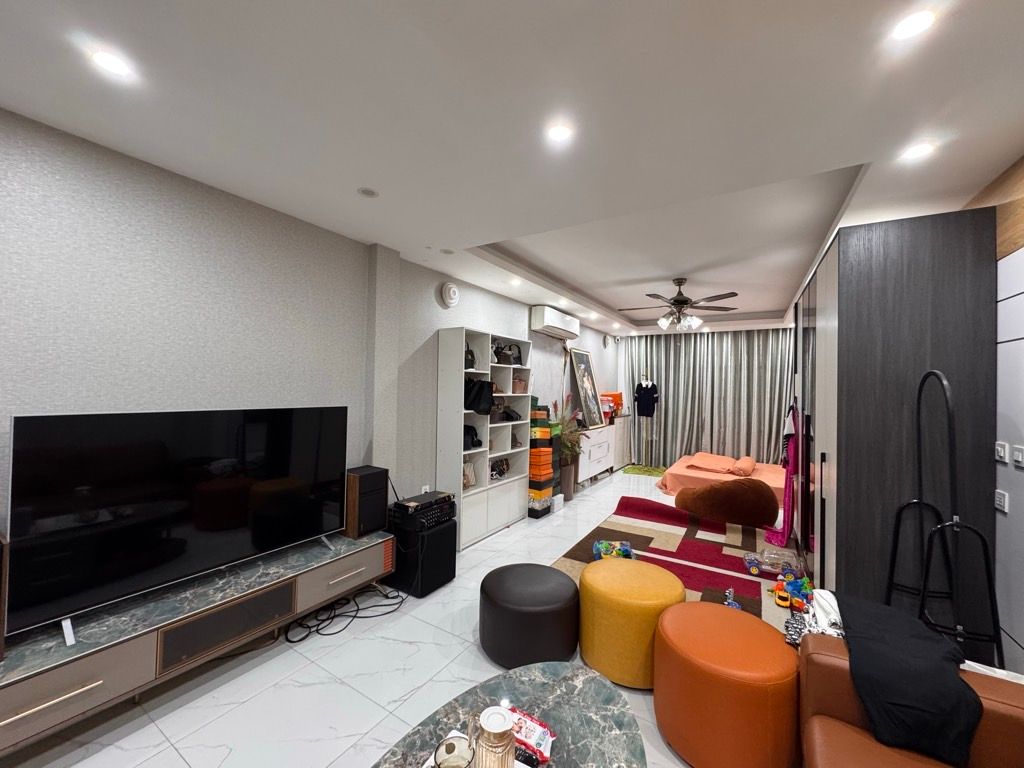 Bán nhà Thổ Quan - diện tích 50m2 5 tầng - Ô chờ thang máy - giá 17 tỷ