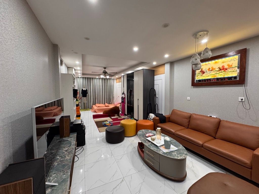 Bán nhà Thổ Quan - diện tích 50m2 5 tầng - Ô chờ thang máy - giá 17 tỷ