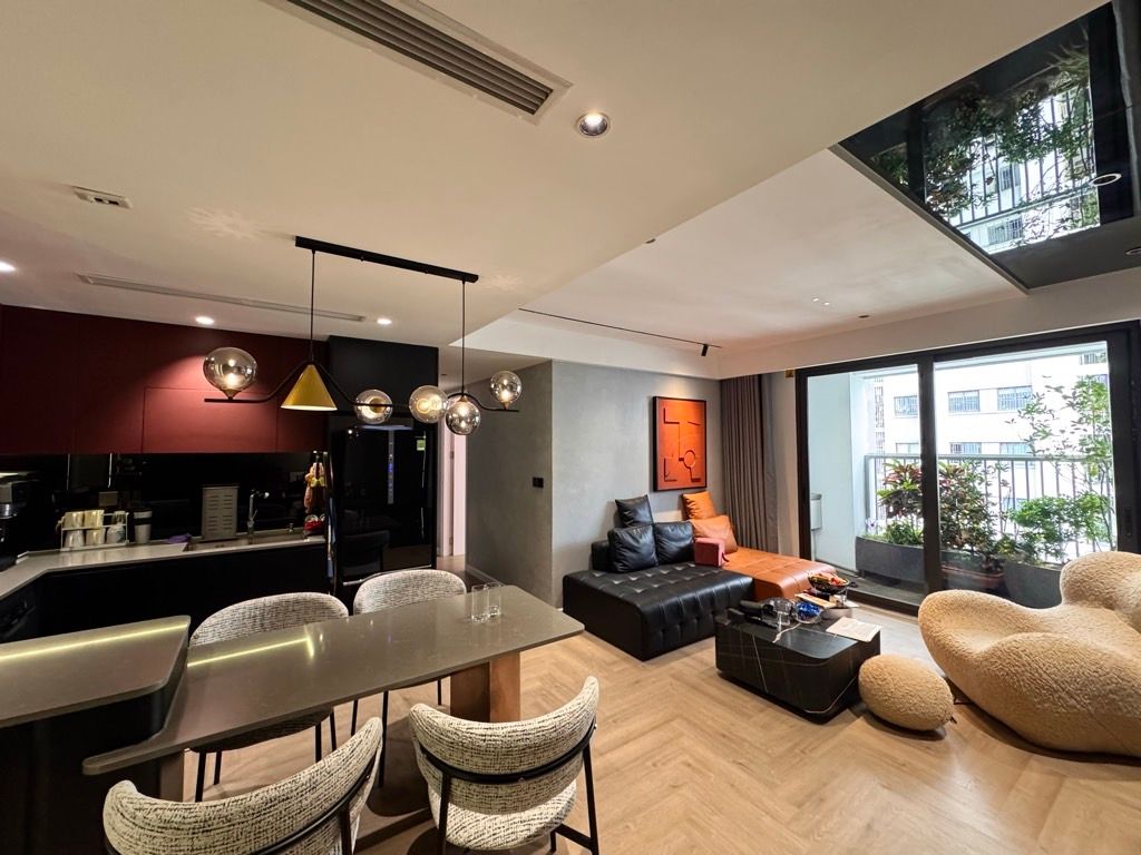 Bán nhà Tây Nam Linh Đàm - diện tích 96m2 17 tầng - Lô góc, view hồ - giá 10,5 tỷ