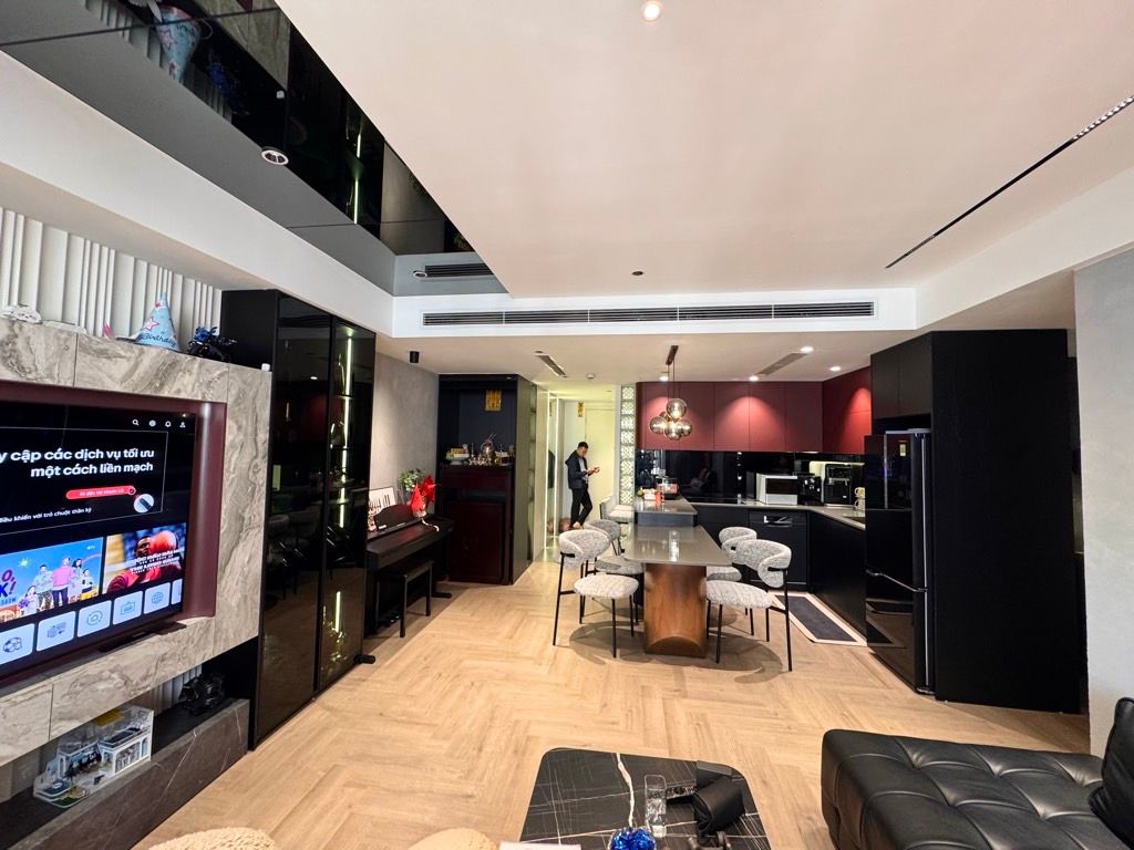 Bán nhà Tây Nam Linh Đàm - diện tích 96m2 17 tầng - Lô góc, view hồ - giá 10,5 tỷ