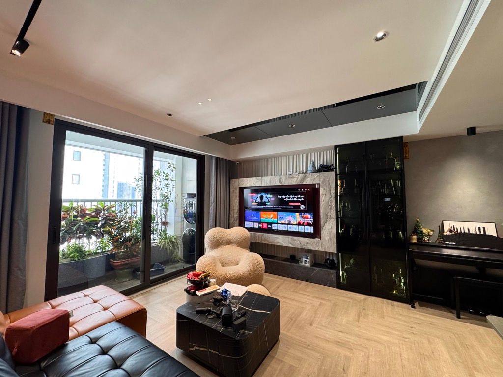 Bán nhà Tây Nam Linh Đàm - diện tích 96m2 17 tầng - Lô góc, view hồ - giá 10,5 tỷ