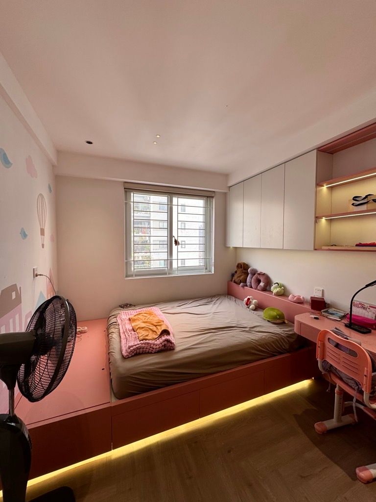 Bán nhà Tây Nam Linh Đàm - diện tích 96m2 17 tầng - Lô góc, view hồ - giá 10,5 tỷ