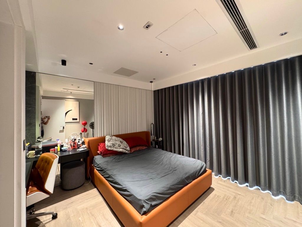 Bán nhà Tây Nam Linh Đàm - diện tích 96m2 17 tầng - Lô góc, view hồ - giá 10,5 tỷ