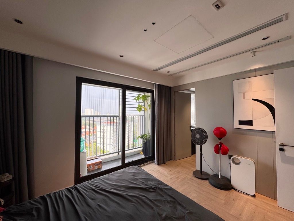 Bán nhà Tây Nam Linh Đàm - diện tích 96m2 17 tầng - Lô góc, view hồ - giá 10,5 tỷ