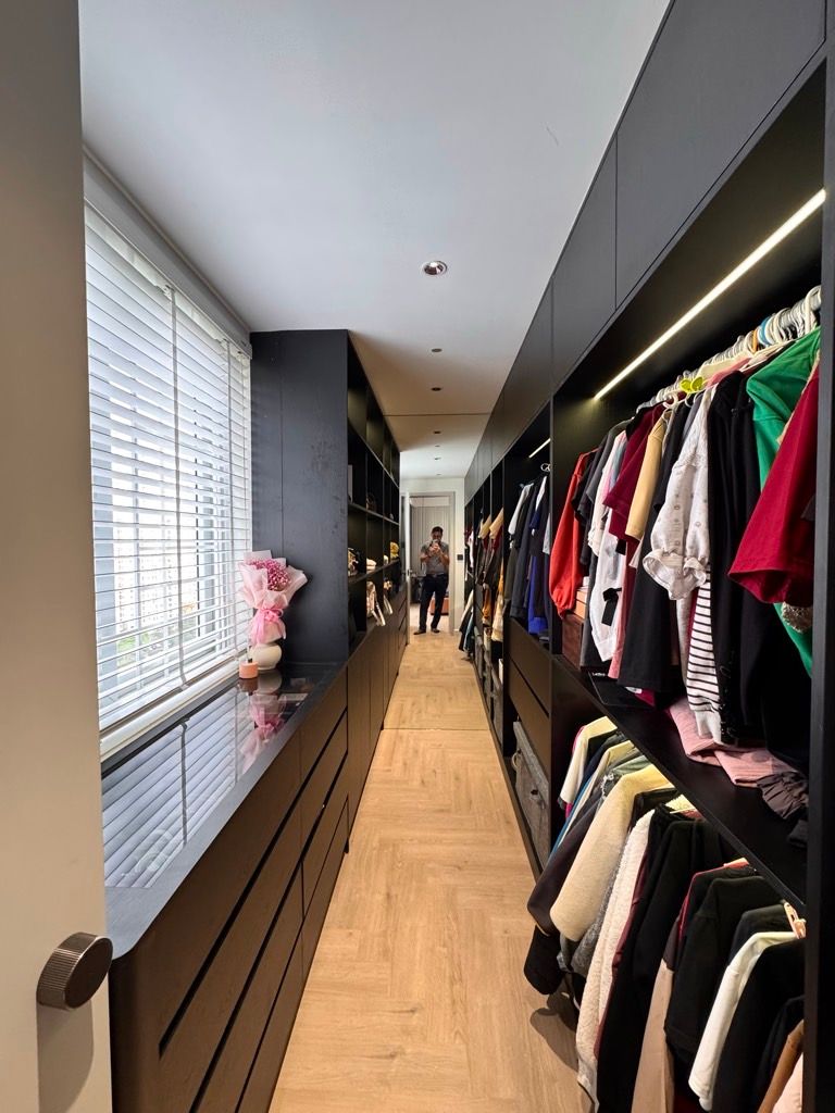 Bán nhà Tây Nam Linh Đàm - diện tích 96m2 17 tầng - Lô góc, view hồ - giá 10,5 tỷ