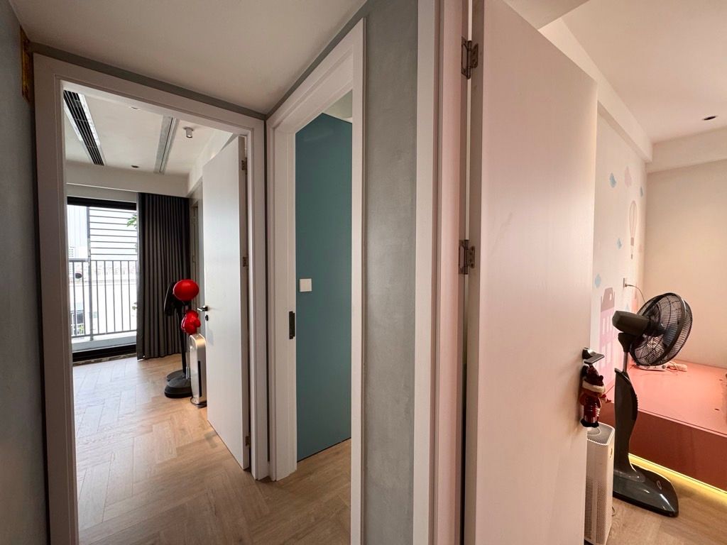 Bán nhà Tây Nam Linh Đàm - diện tích 96m2 17 tầng - Lô góc, view hồ - giá 10,5 tỷ