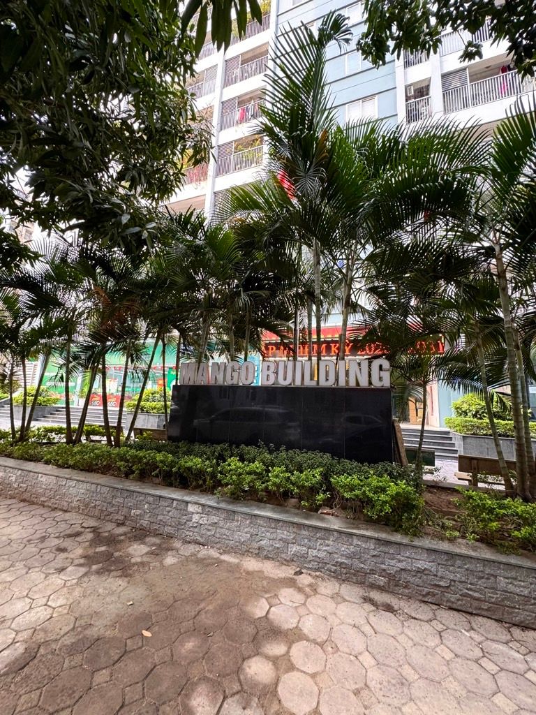 Bán nhà Tây Nam Linh Đàm - diện tích 96m2 17 tầng - Lô góc, view hồ - giá 10,5 tỷ