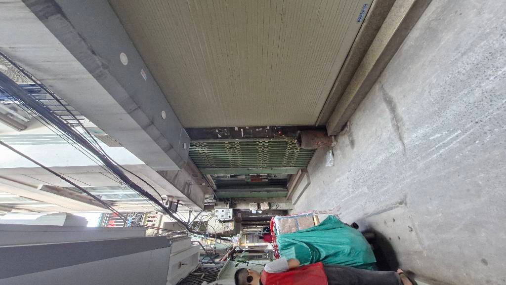 Bán nhà Đê La Thành - diện tích 45m2 1 tầng - Kinh doanh nhỏ - giá 2,45 tỷ