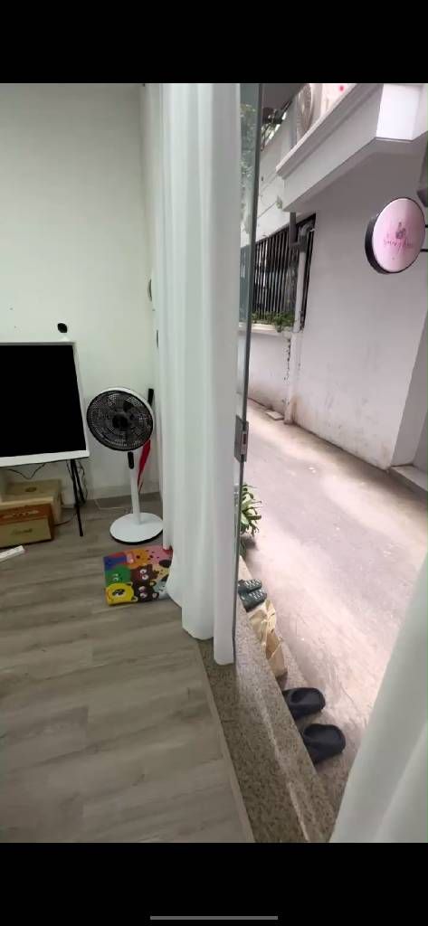 Bán nhà Đê La Thành - diện tích 45m2 1 tầng - Kinh doanh nhỏ - giá 2,45 tỷ