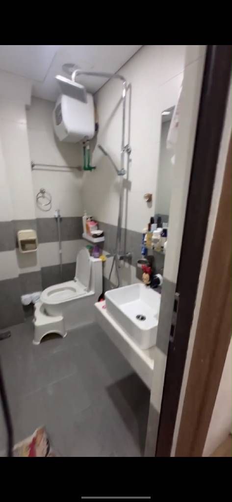 Bán nhà Đê La Thành - diện tích 45m2 1 tầng - Kinh doanh nhỏ - giá 2,45 tỷ