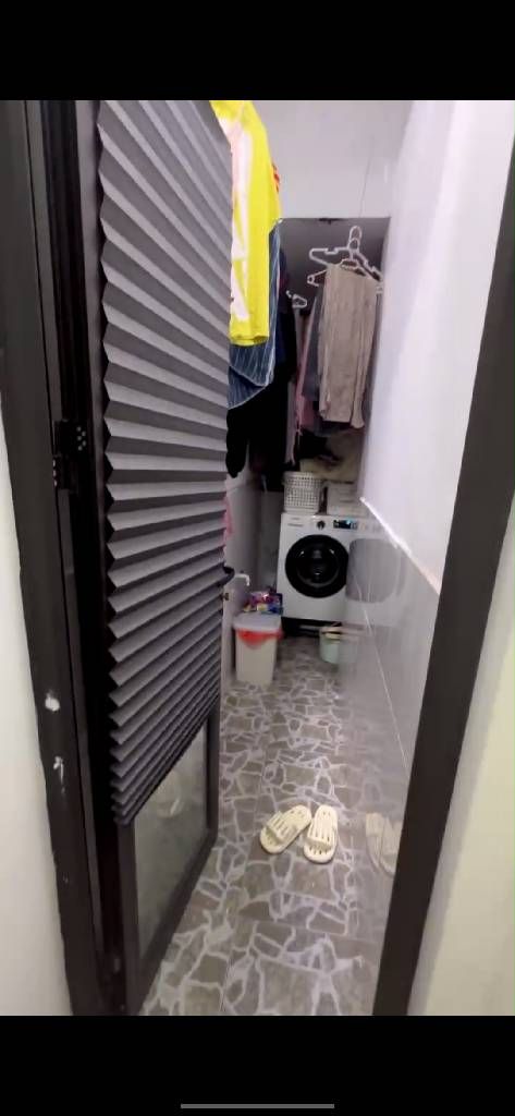 Bán nhà Đê La Thành - diện tích 45m2 1 tầng - Kinh doanh nhỏ - giá 2,45 tỷ