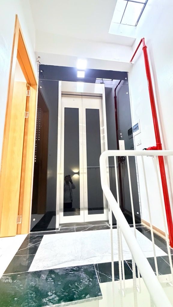 Bán nhà Bạch Mai - diện tích 50m2 5 tầng - Lô góc 3 mặt thoáng - giá 15,3 tỷ