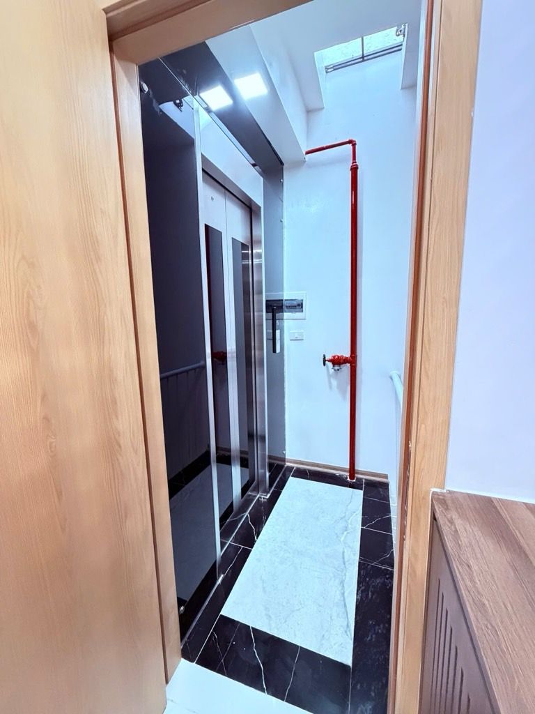 Bán nhà Bạch Mai - diện tích 50m2 5 tầng - Lô góc 3 mặt thoáng - giá 15,3 tỷ