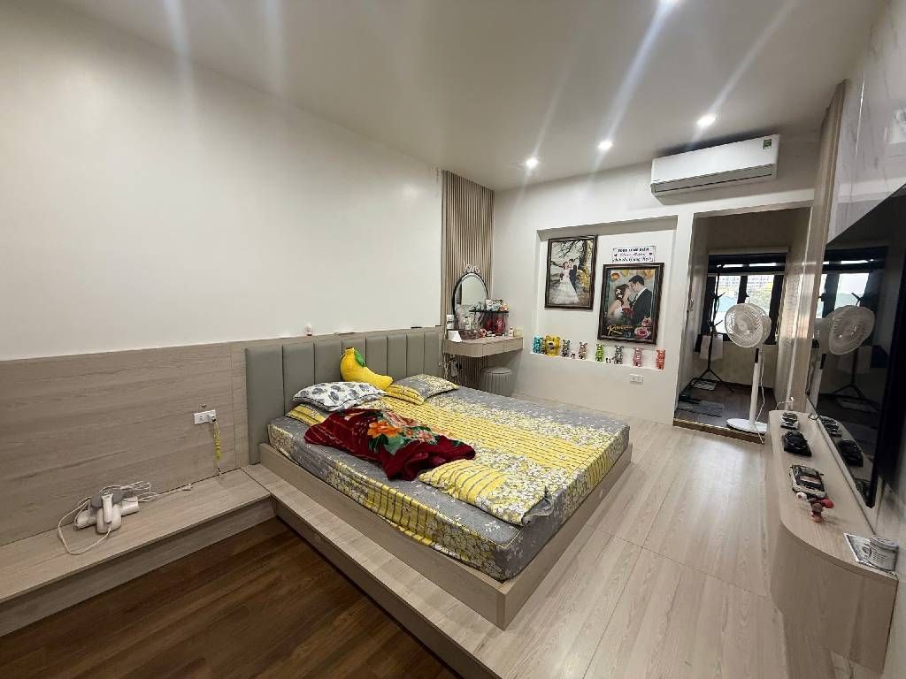 Bán nhà Tam Trinh - diện tích 90m2 1 tầng - Ô tô tránh chân cầu thang - giá 6,7 tỷ