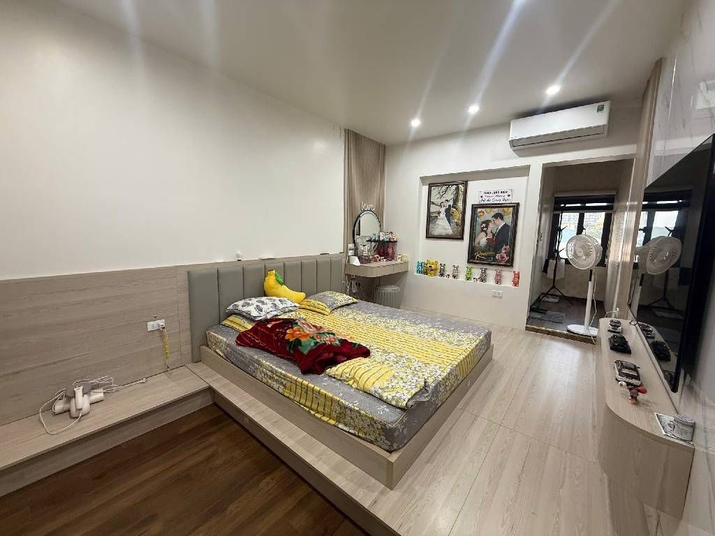 Bán nhà Tam Trinh - diện tích 90m2 1 tầng - Ô tô tránh chân cầu thang - giá 6,7 tỷ