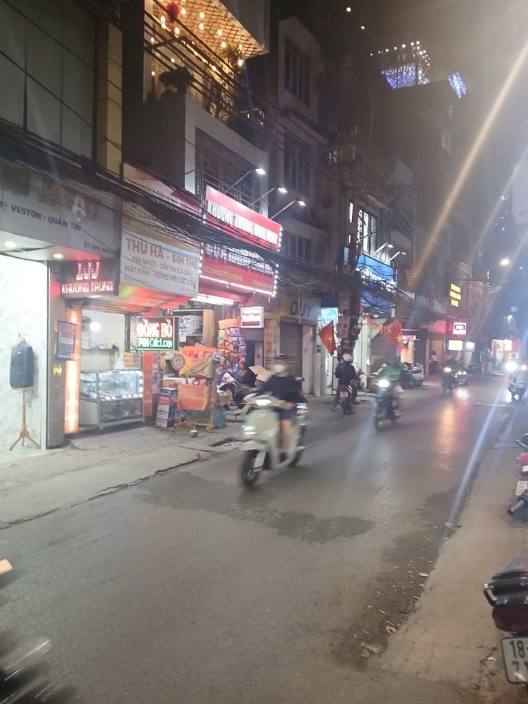 Bán nhà Khương Trung - diện tích 53.5m2 3 tầng - Mặt phố vỉa hè ô tô tránh - giá 17,1 tỷ