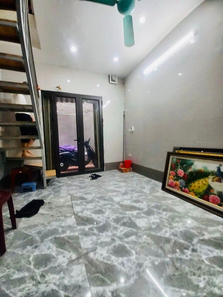 Bán nhà Vĩnh Hưng - diện tích 24.5m2 3 tầng - Nhà Chưa sổ - giá 2,8 tỷ