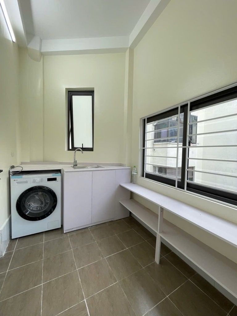 Bán nhà Lĩnh Nam - diện tích 30.3m2 6 tầng - mặt tiền rộng - giá 8,66 tỷ