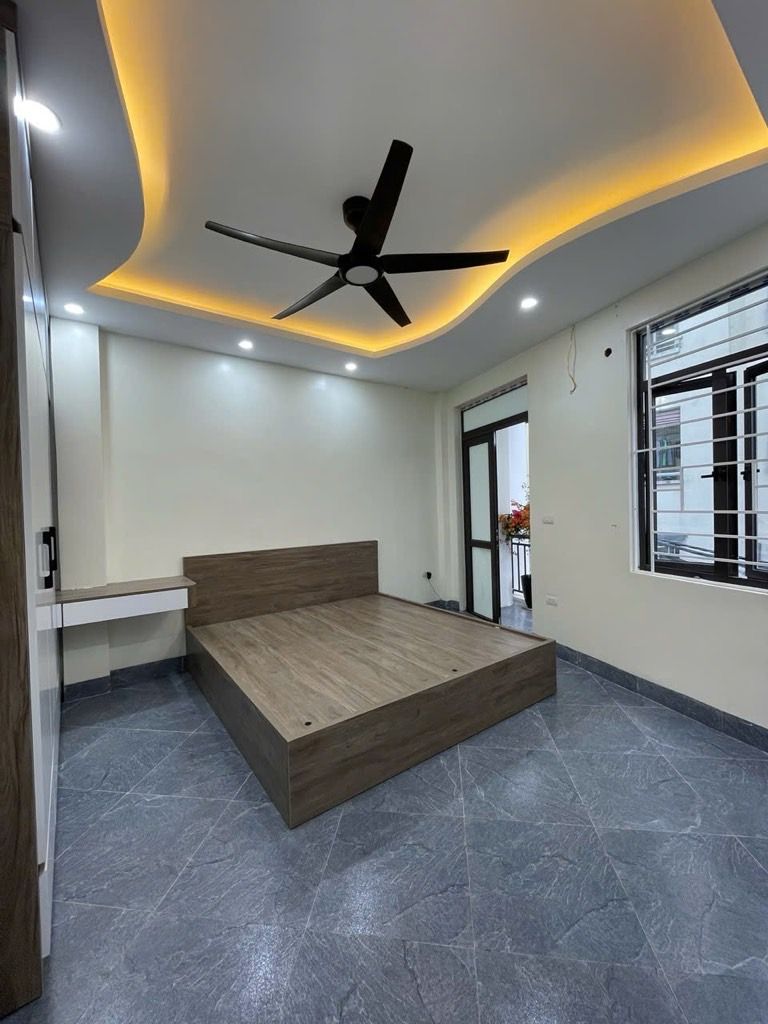 Bán nhà Lĩnh Nam - diện tích 30.3m2 6 tầng - mặt tiền rộng - giá 8,66 tỷ