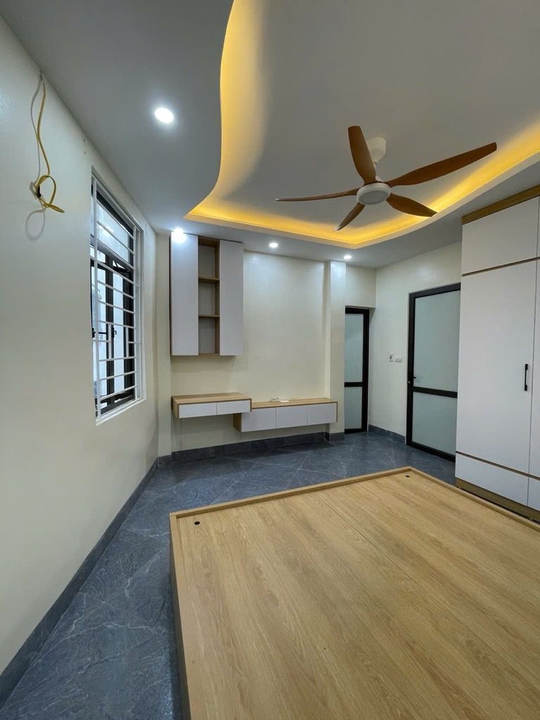 Bán nhà Lĩnh Nam - diện tích 30.3m2 6 tầng - mặt tiền rộng - giá 8,66 tỷ