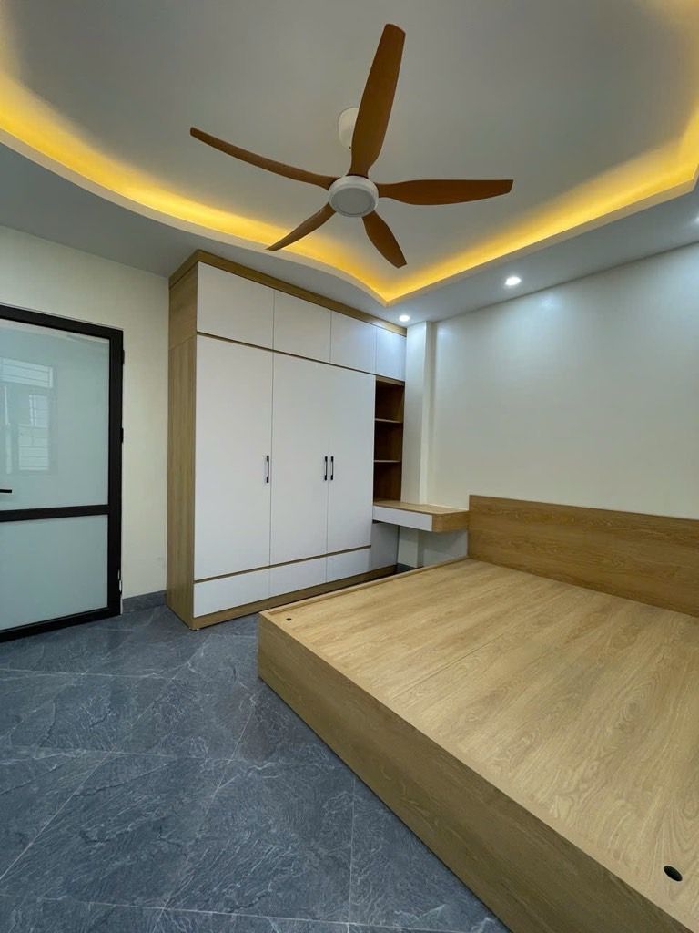 Bán nhà Lĩnh Nam - diện tích 30.3m2 6 tầng - mặt tiền rộng - giá 8,66 tỷ